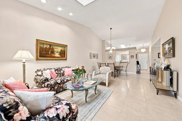  Residence photo 11