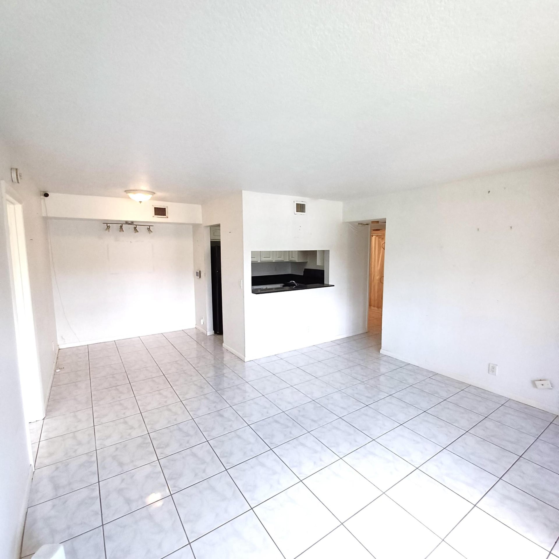 Unit 102 photo 3