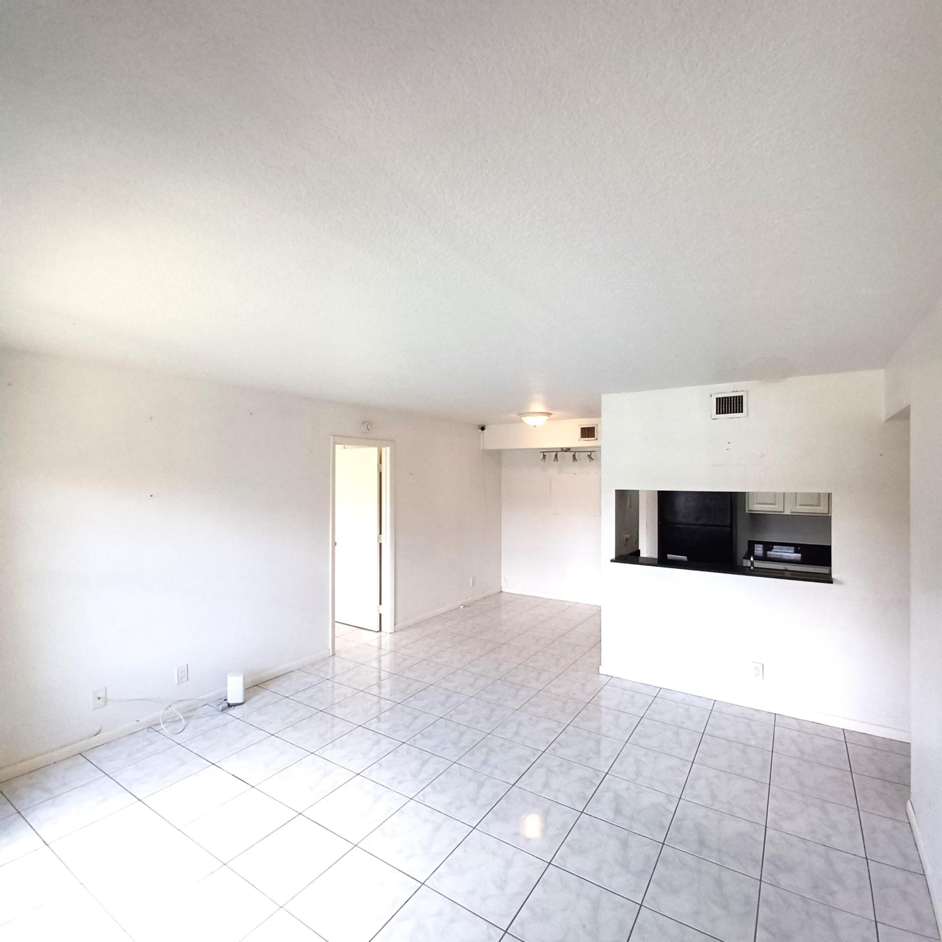Unit 102 photo 4