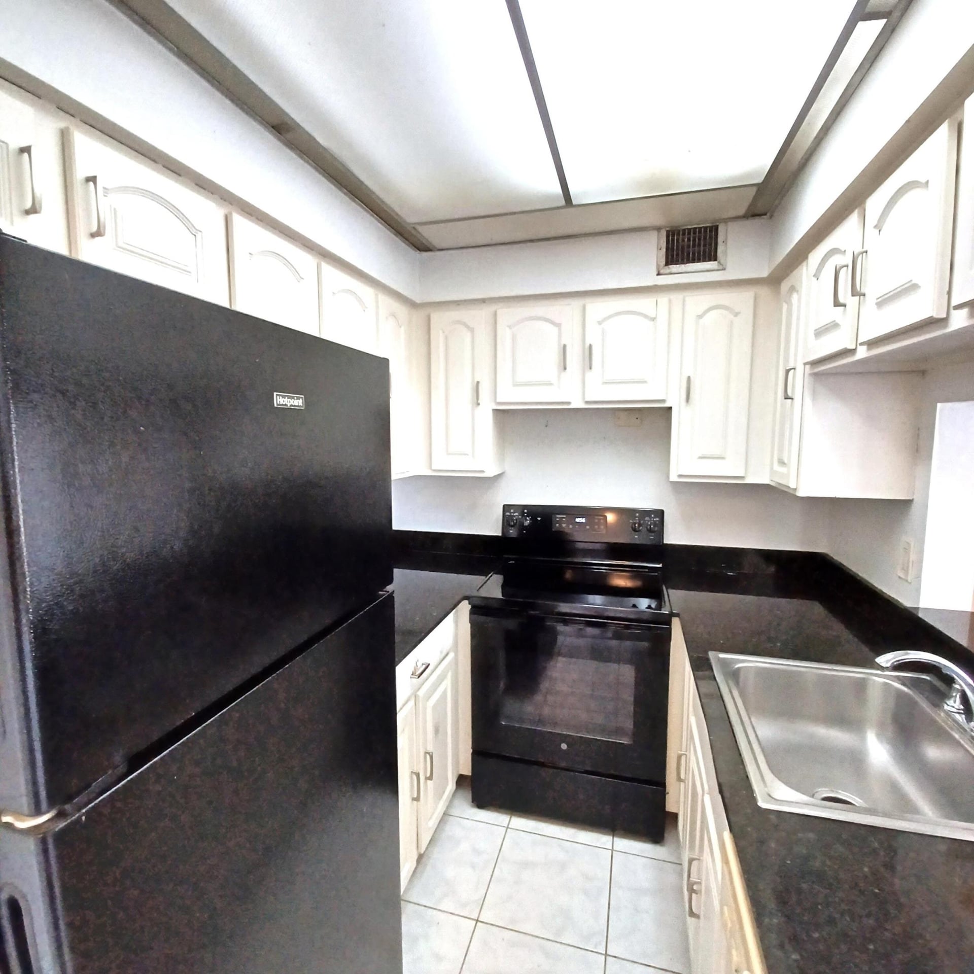 Unit 102 photo 6