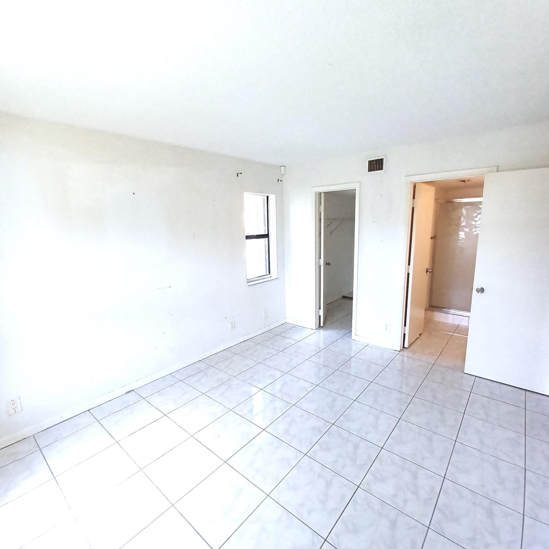 Unit 102 photo 10