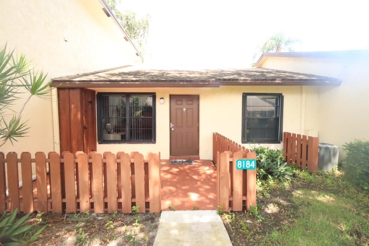Residence photo 2