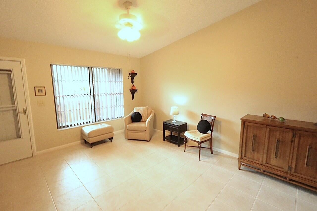 Residence photo 5