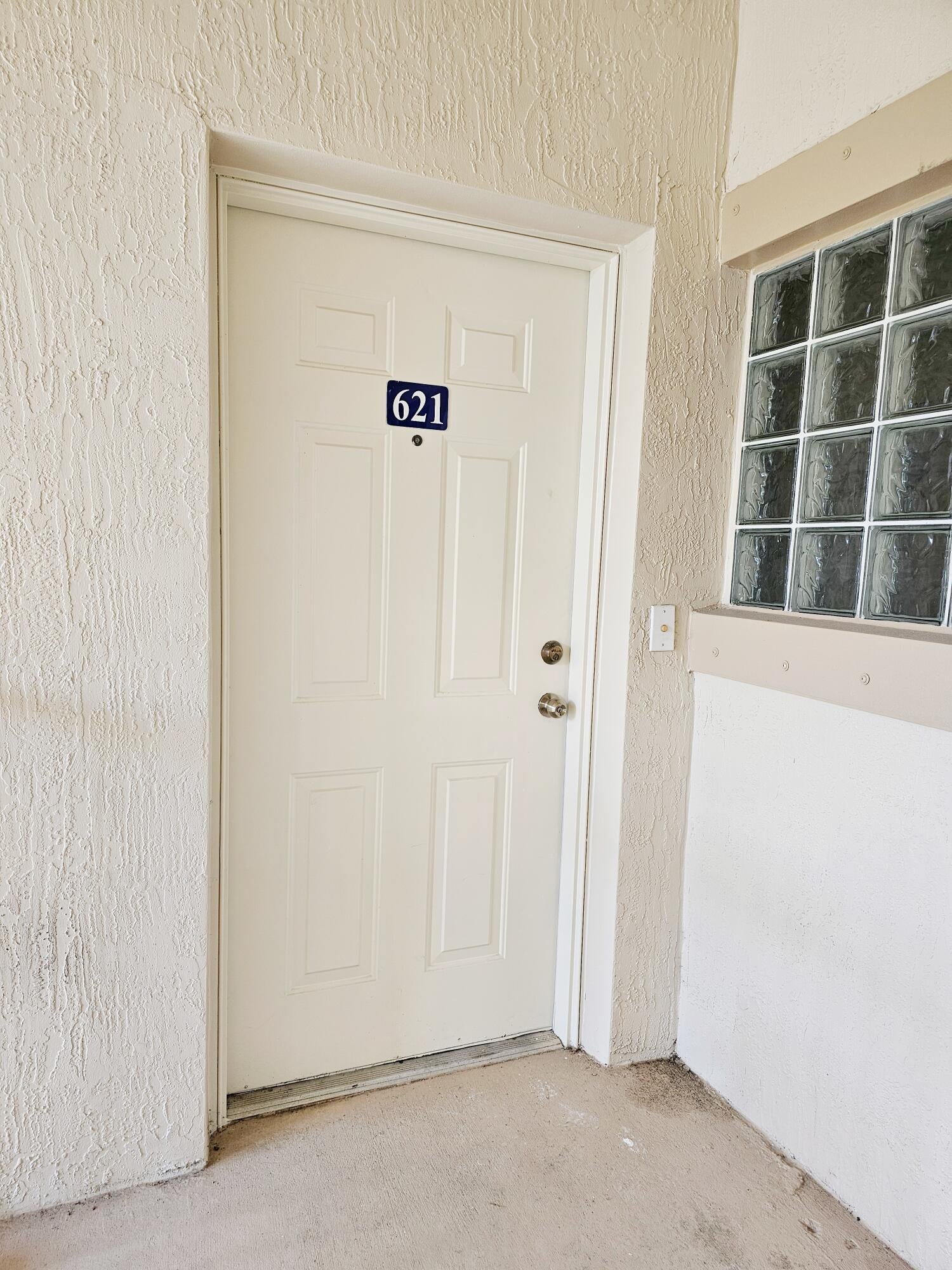 Unit 621 photo 2