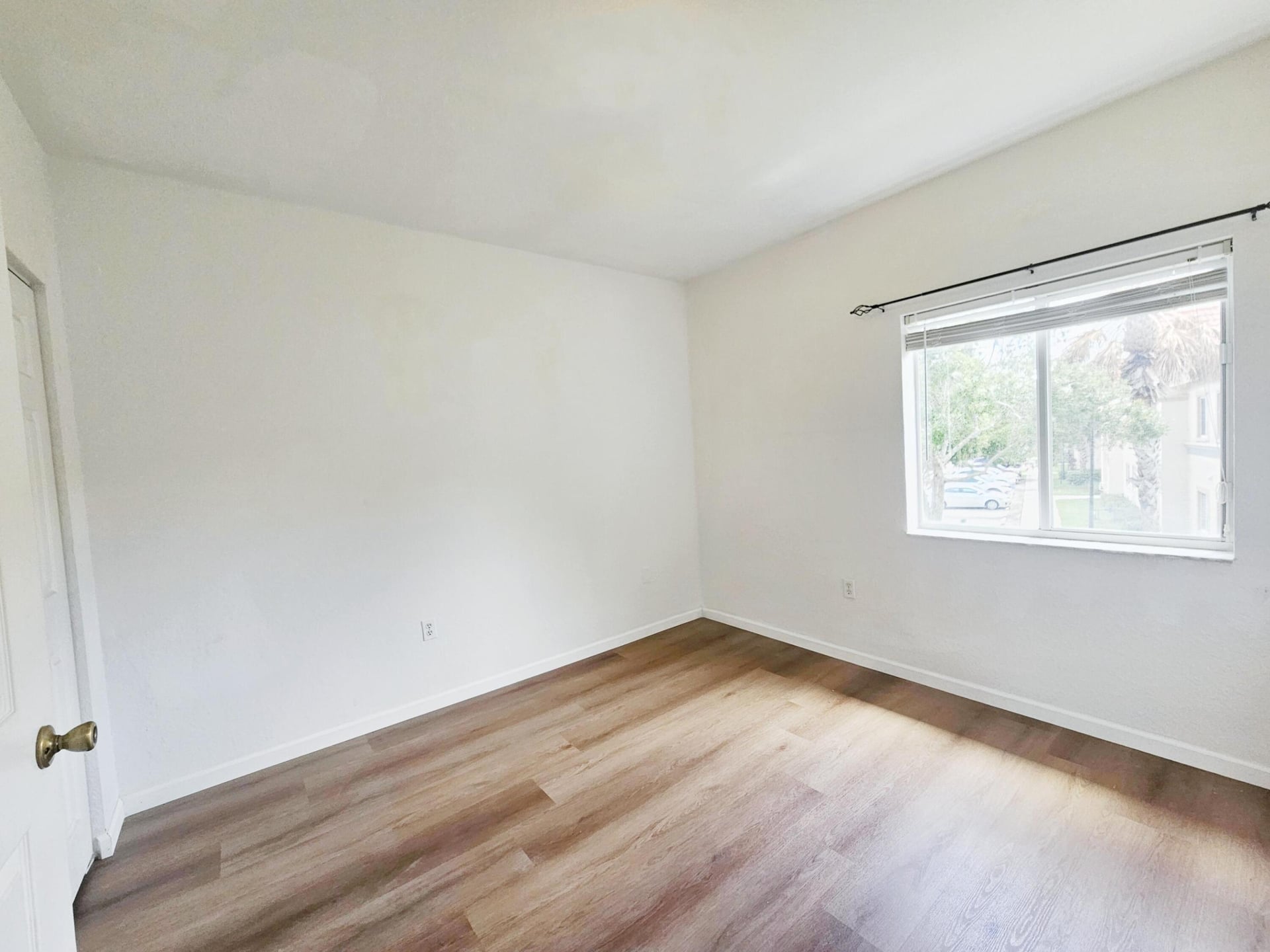 Unit 621 photo 9