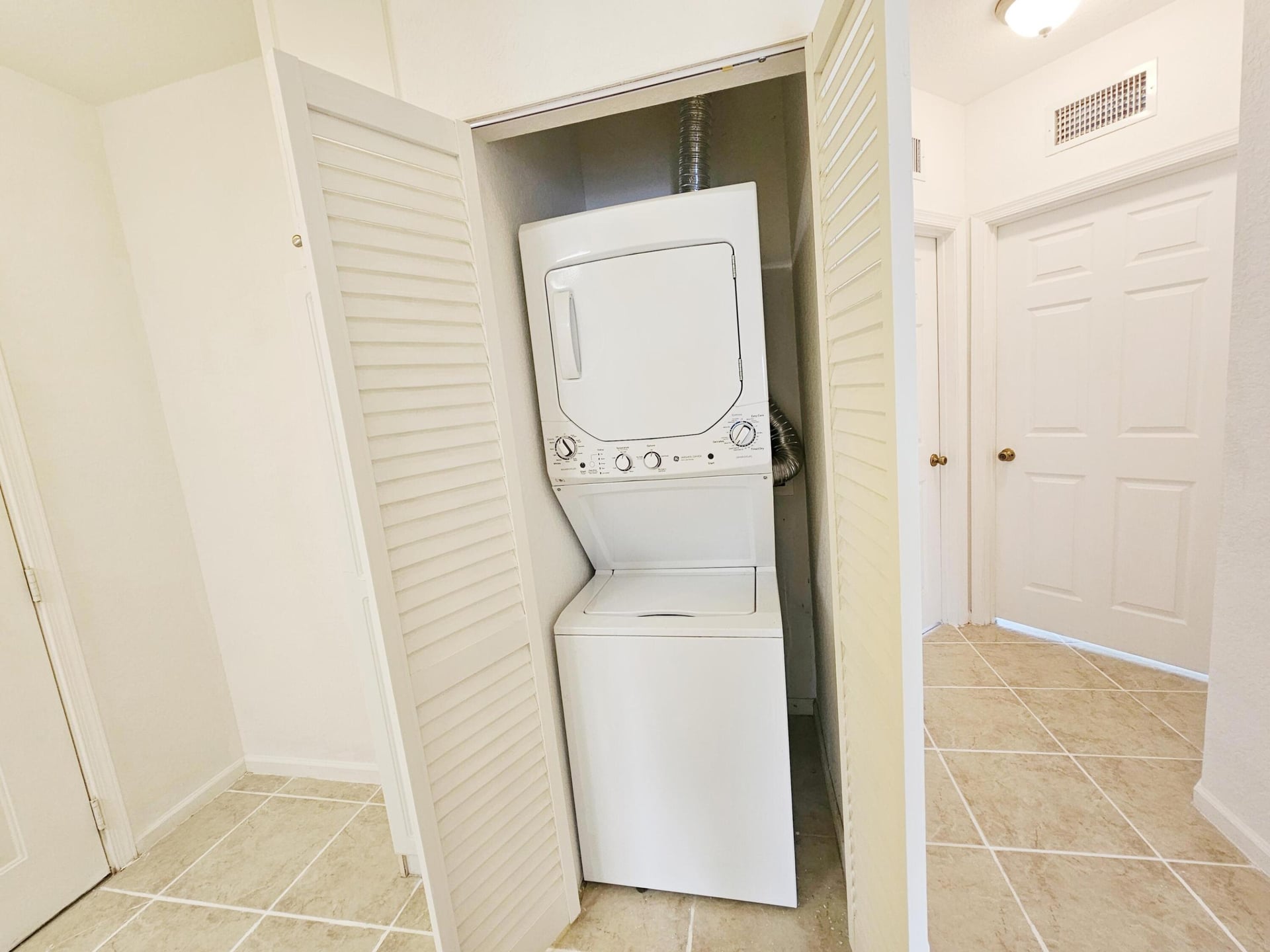 Unit 621 photo 17