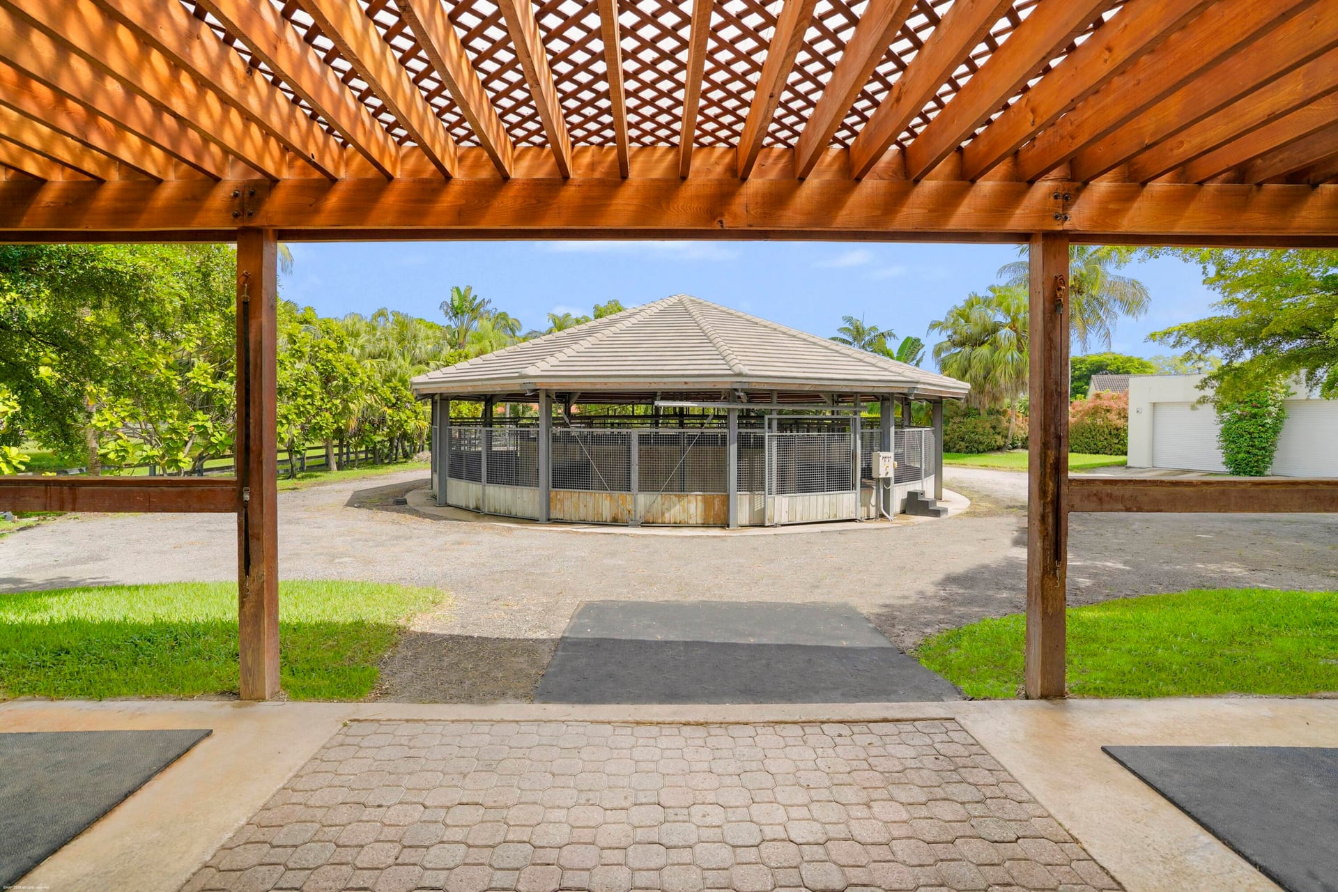 Saddle Trail Park Residence photo 40