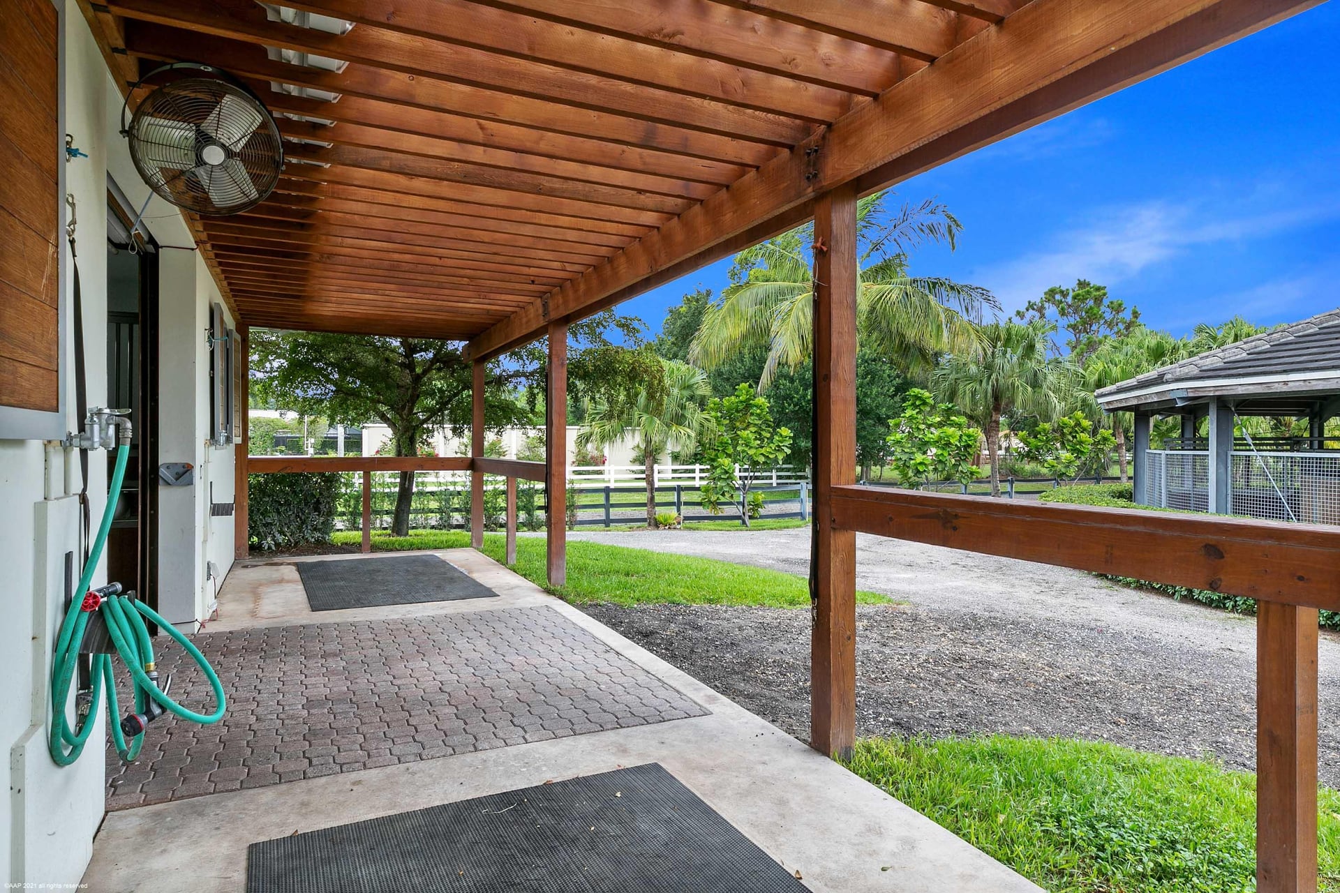 Saddle Trail Park Residence photo 44