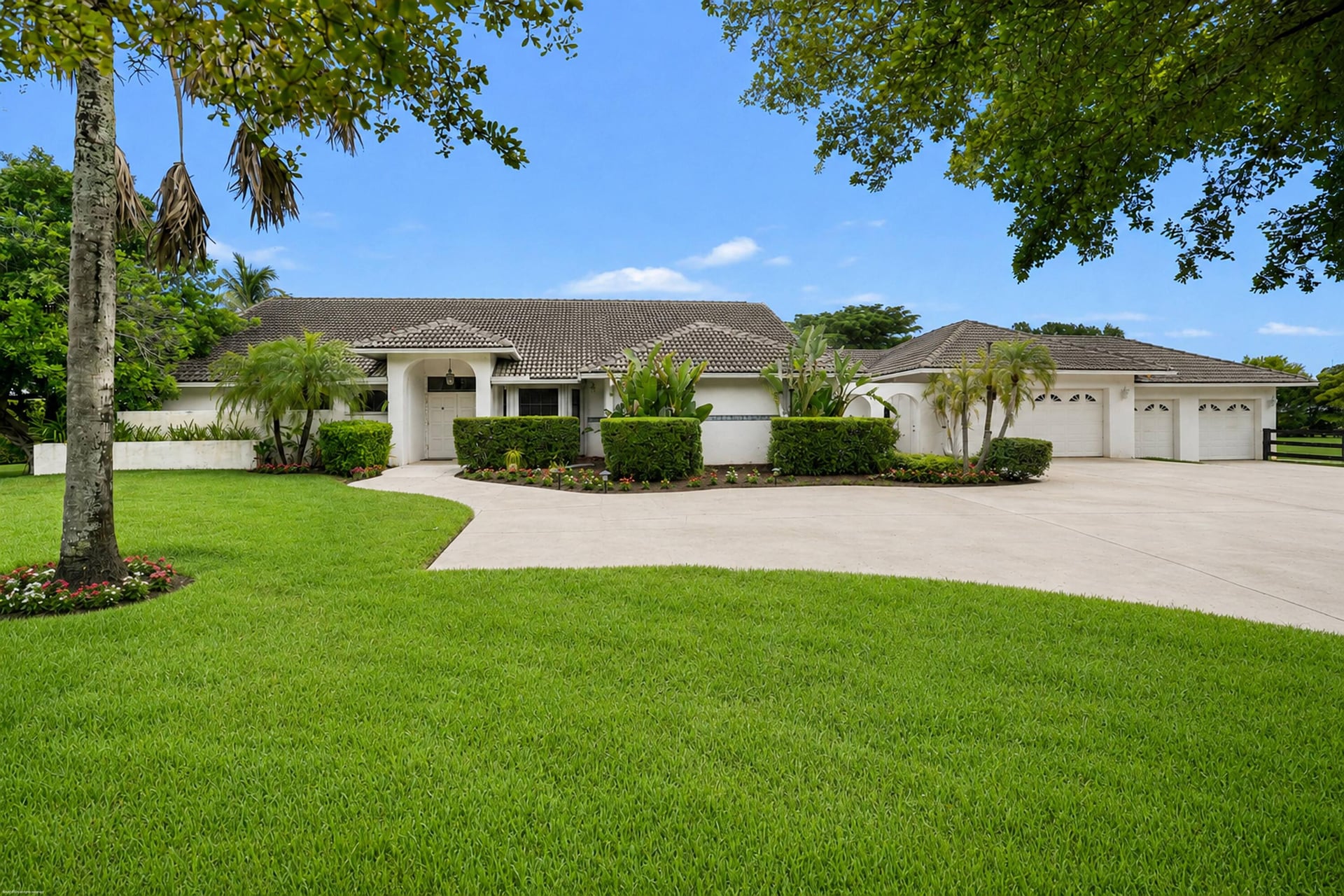 Saddle Trail Park Residence photo 62