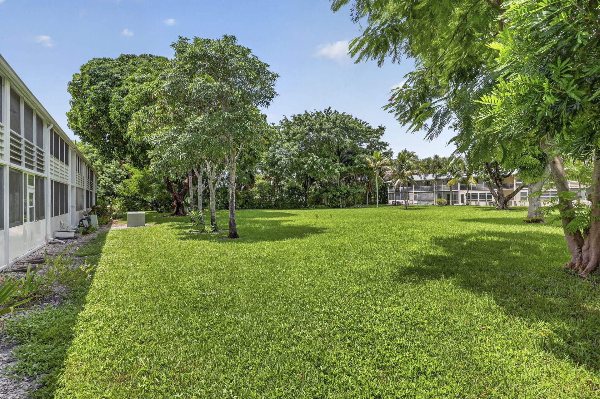  Residence photo 24