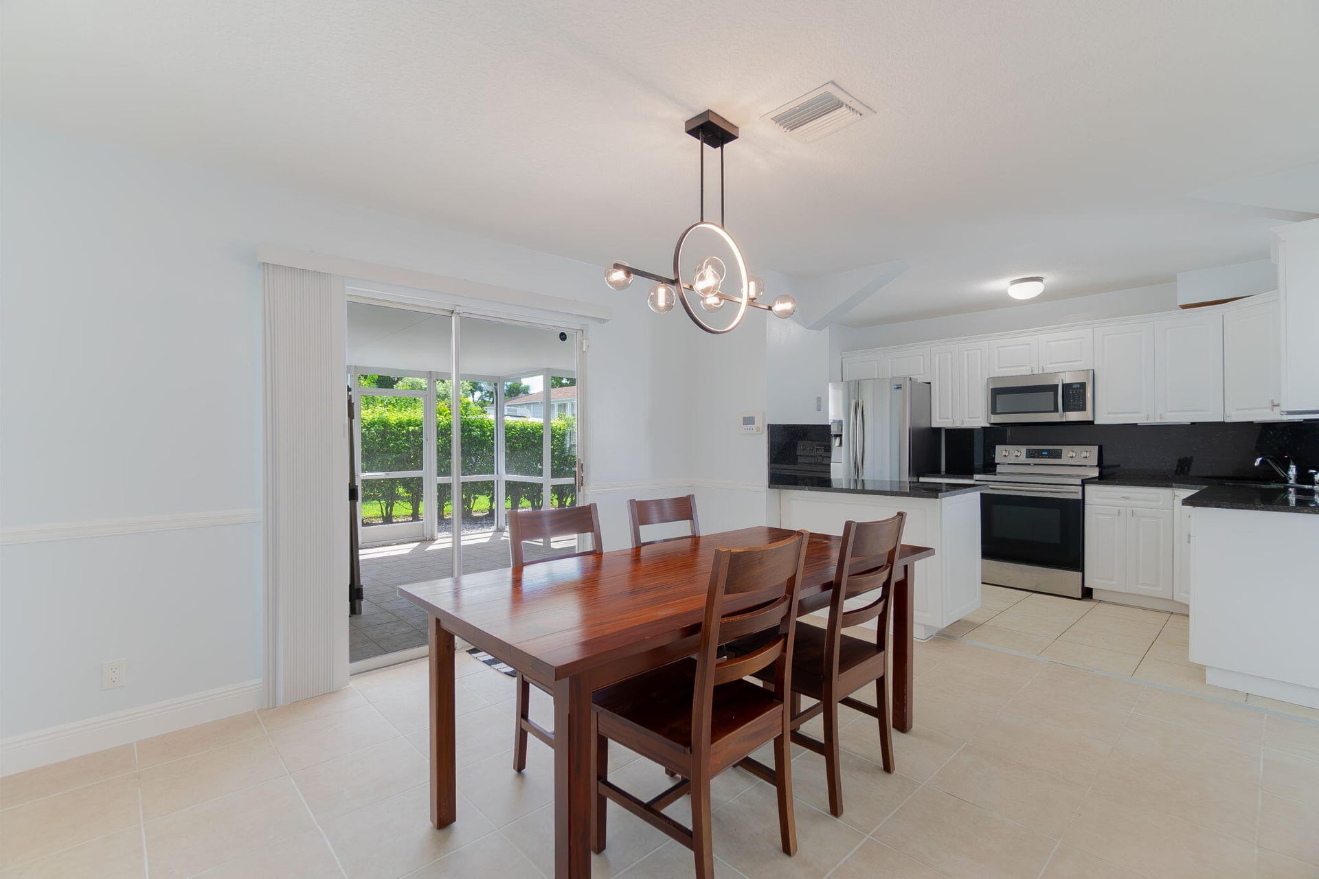  Residence photo 9