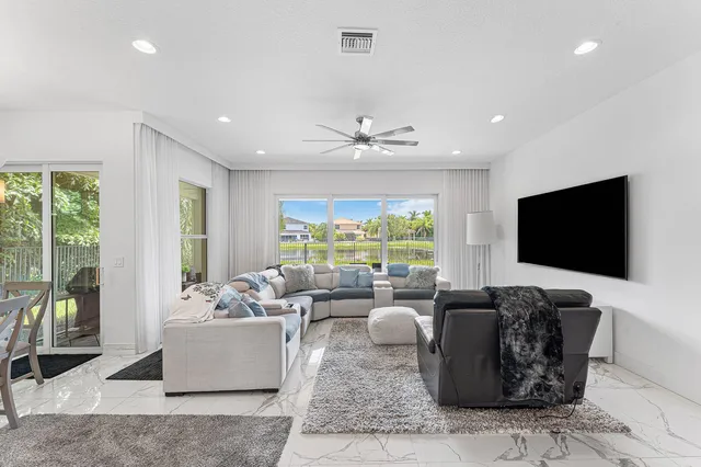 Residence photo 7