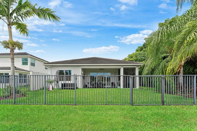 Residence photo 25