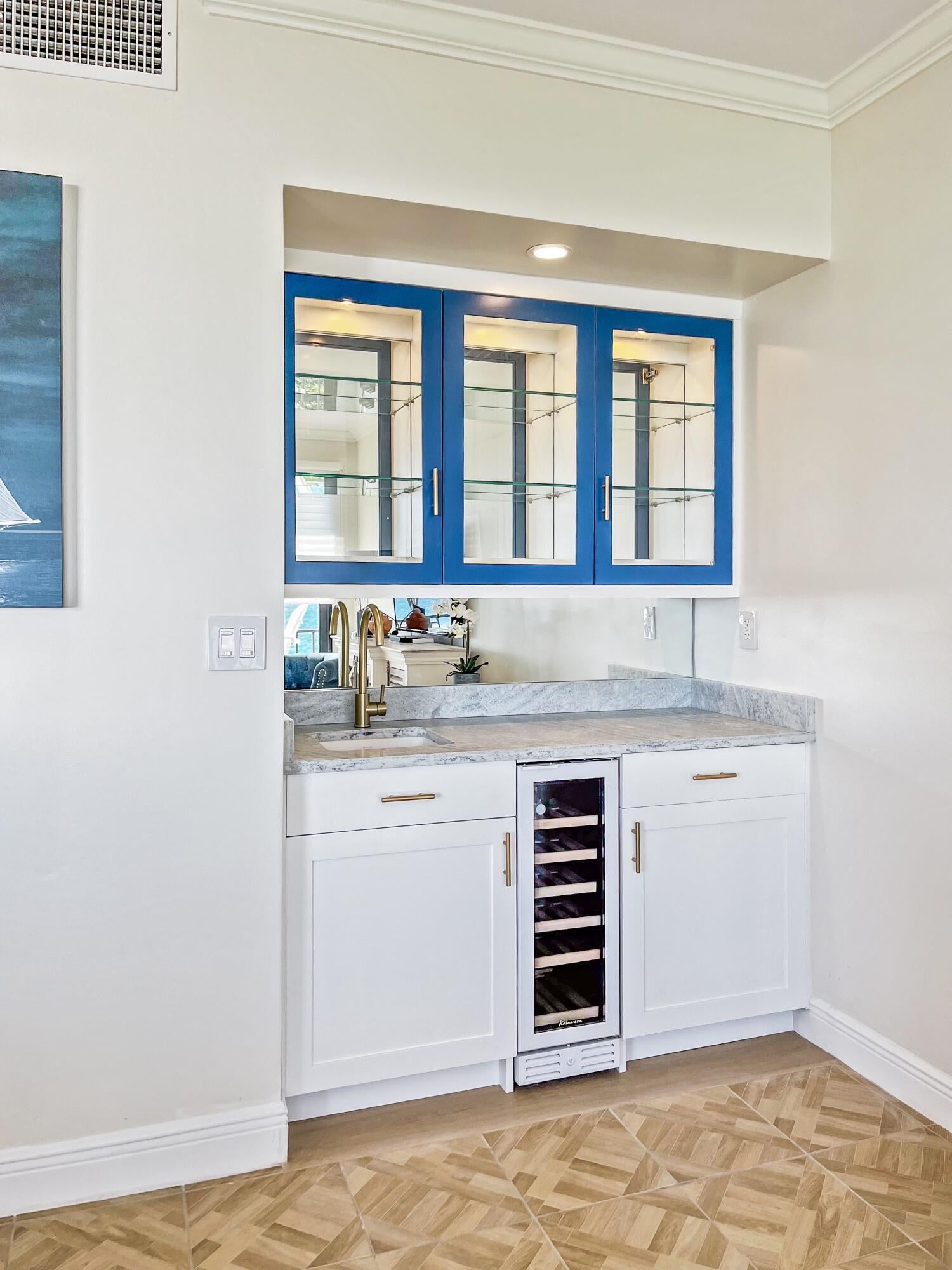 Unit 203 photo 14