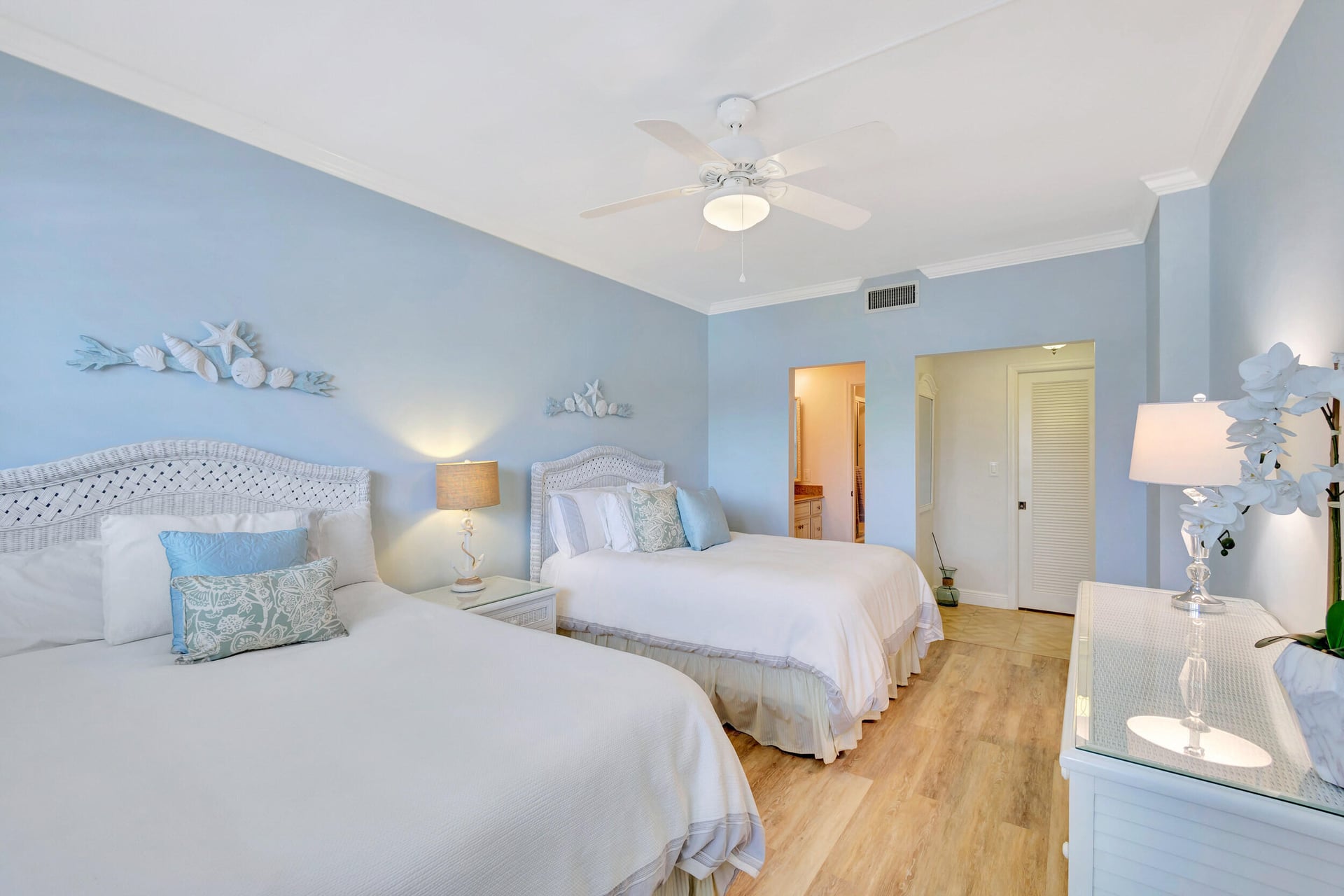 Unit 203 photo 37