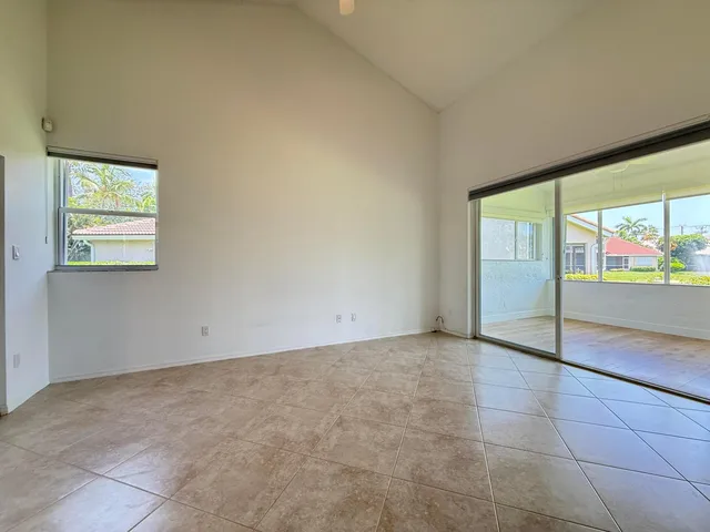 Residence photo 20