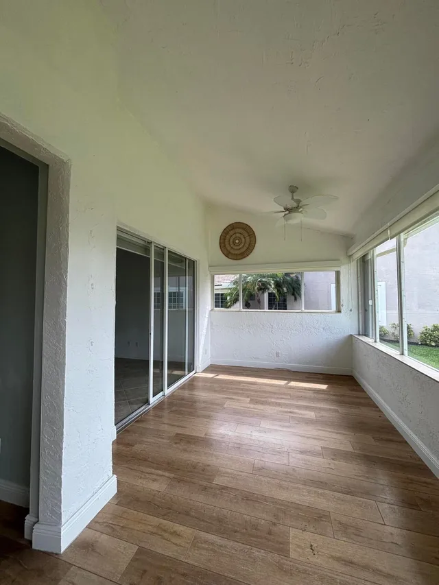Residence photo 32