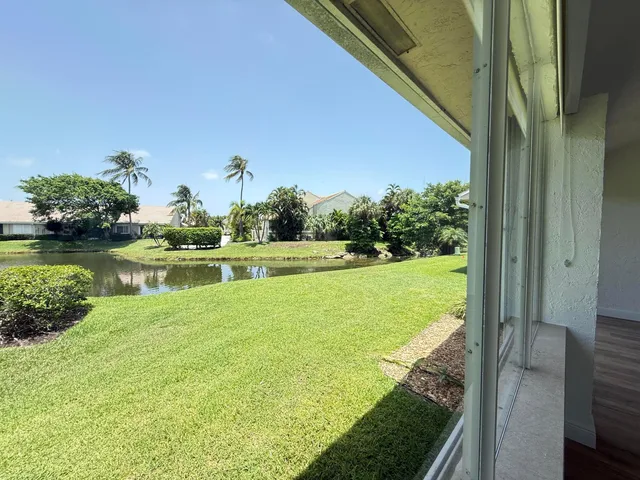 Residence photo 34
