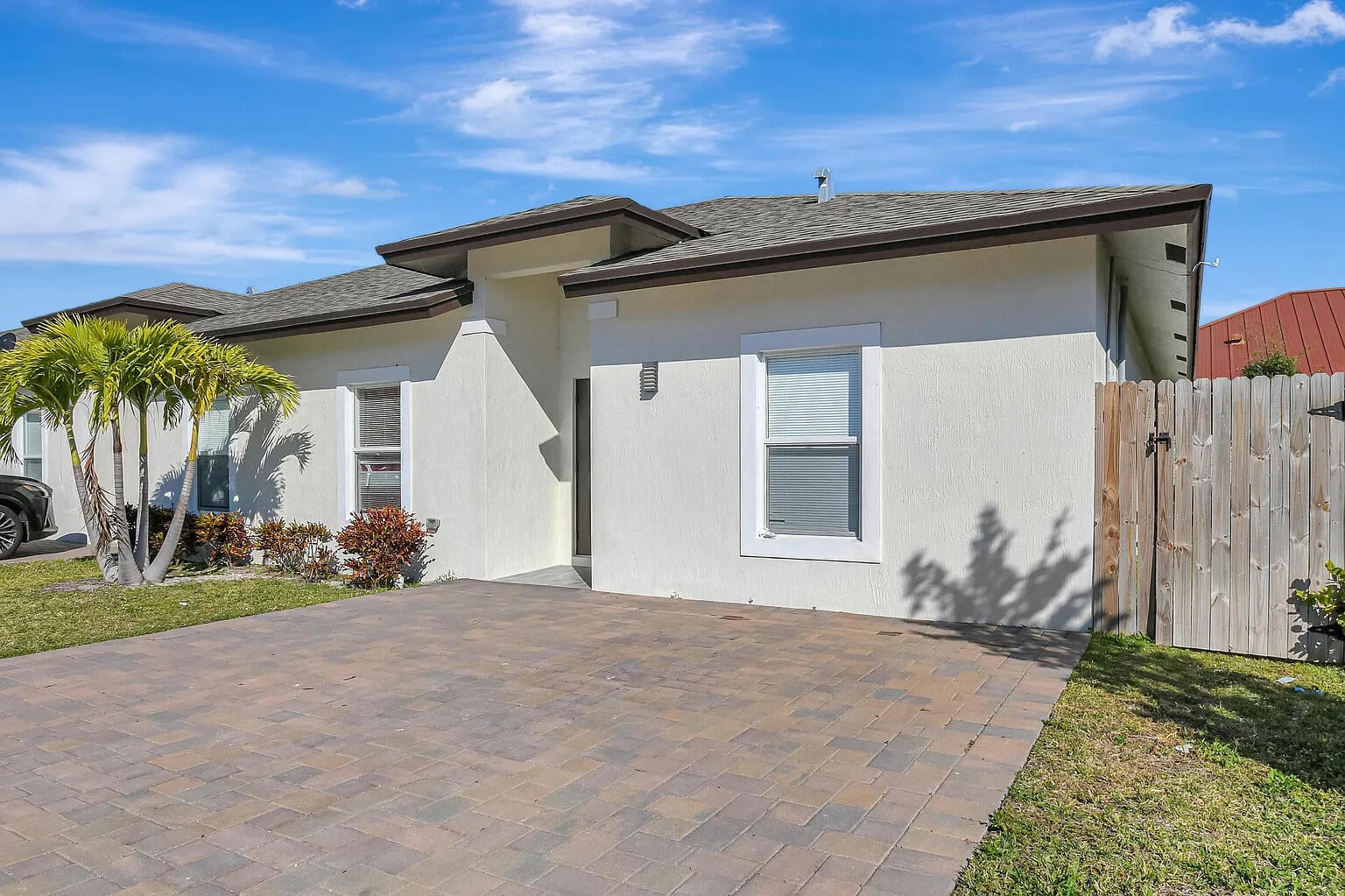 Residence photo 11