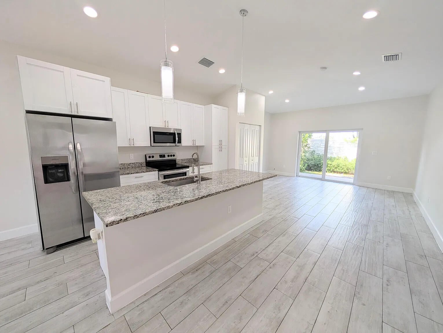 Residence photo 2