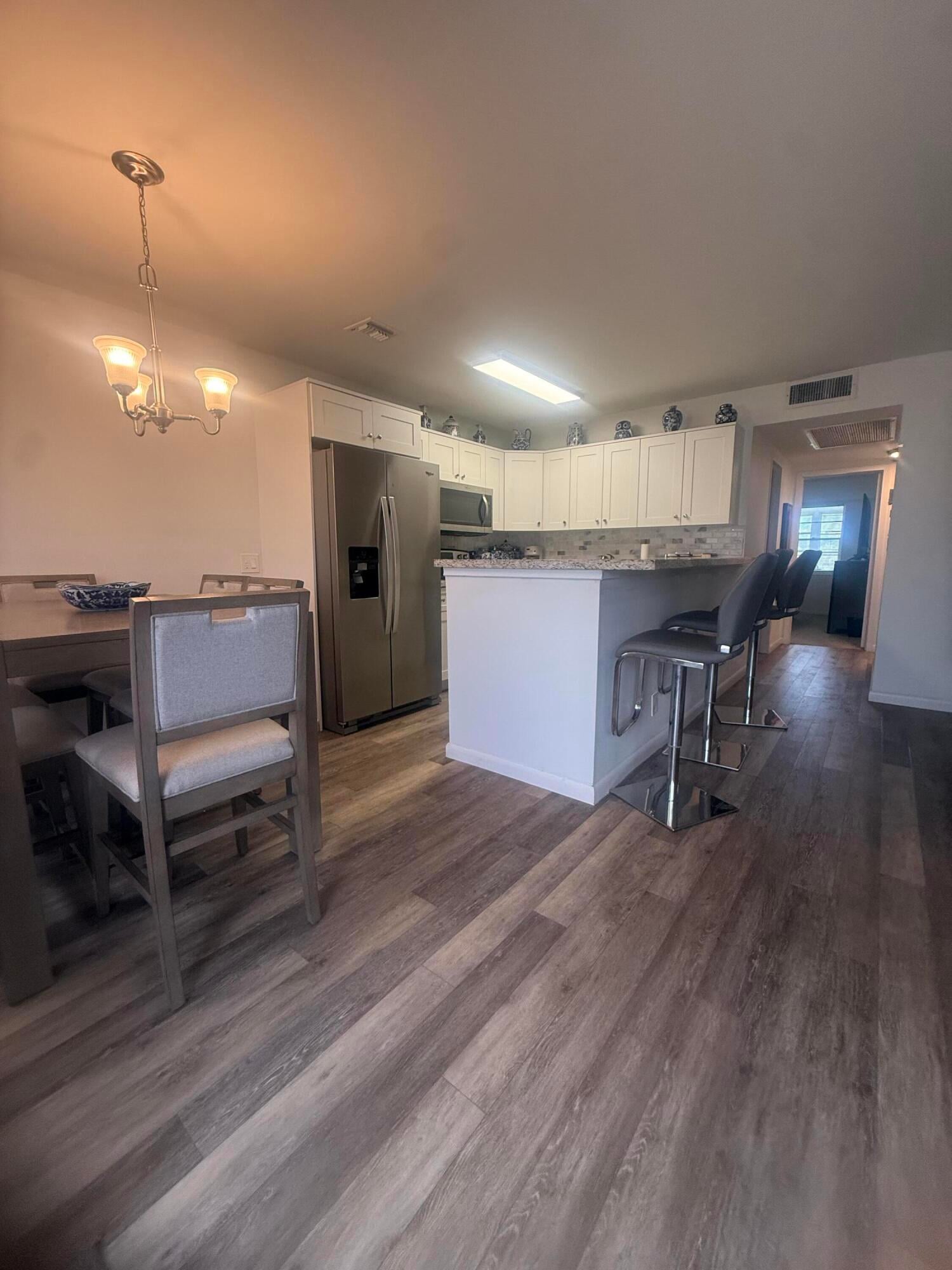 Residence photo 3