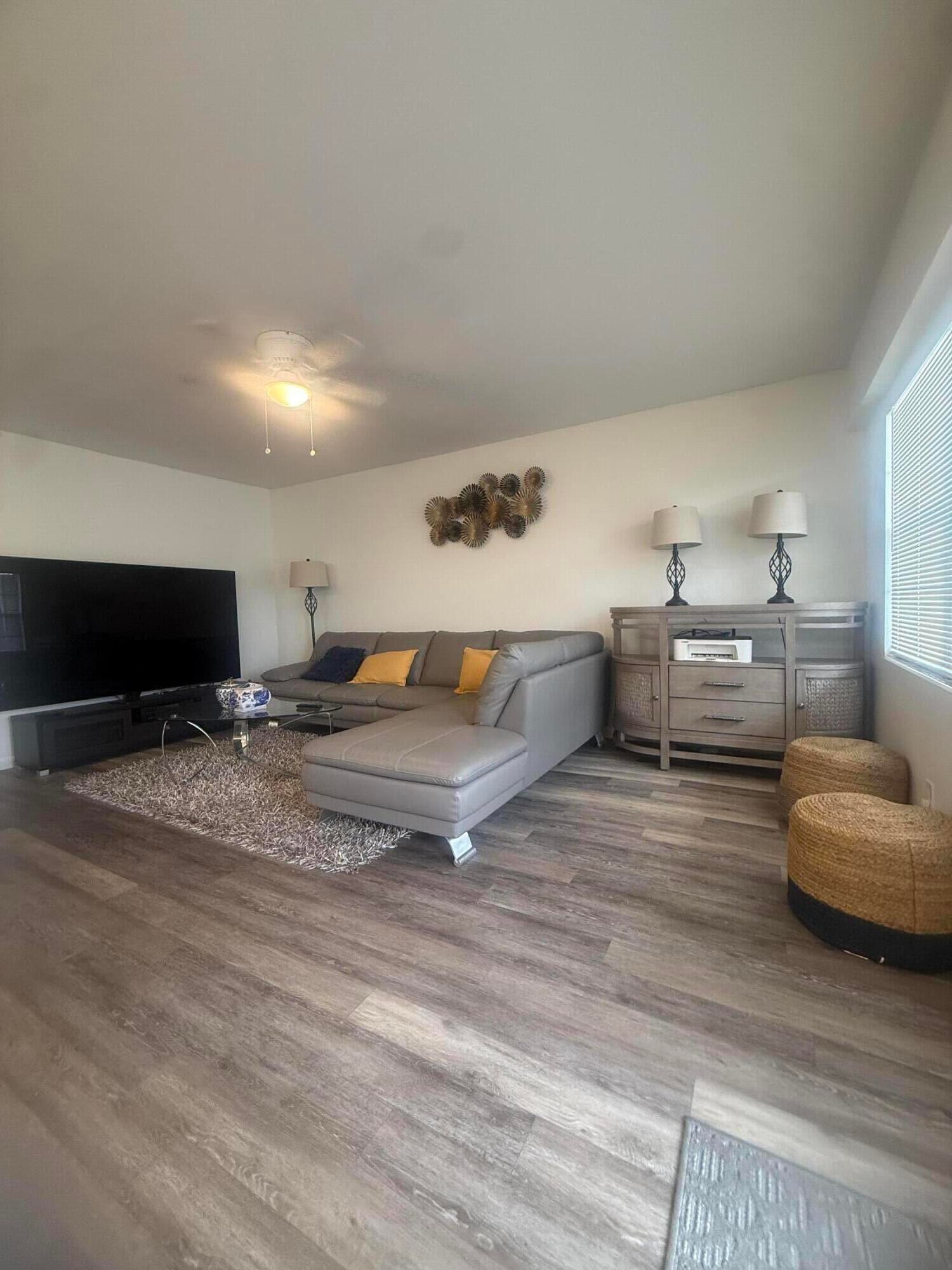 Residence photo 4