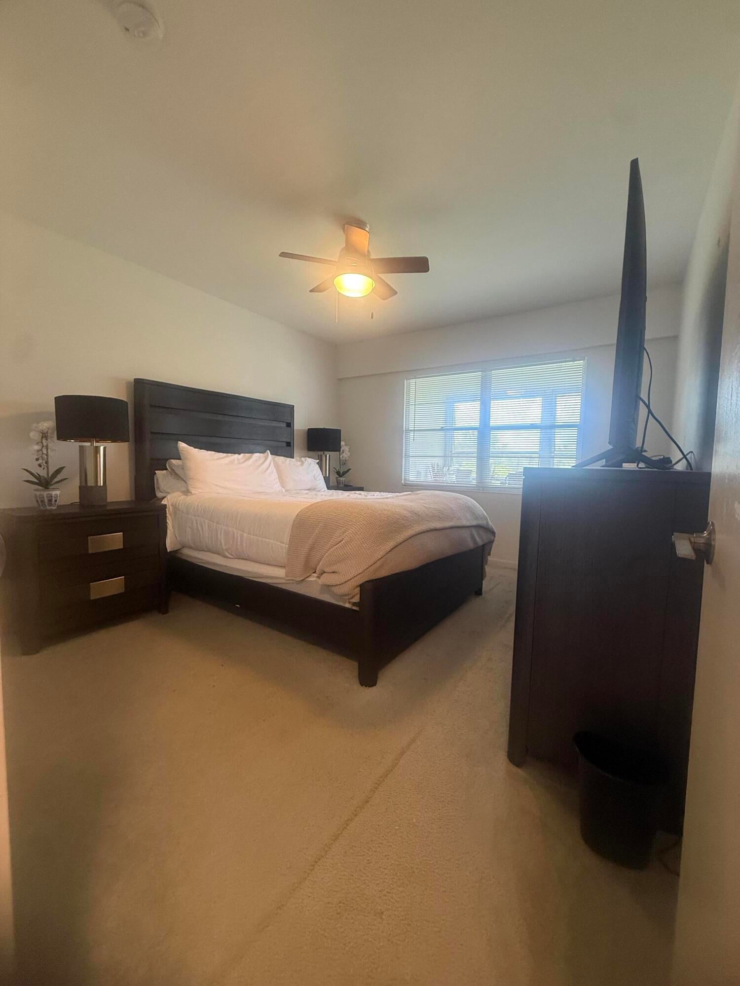 Residence photo 16