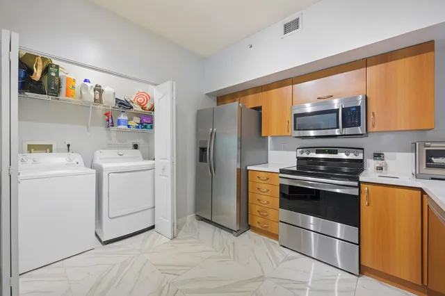 Pineapple Grove Village Condominiums Unit 1208 photo 7
