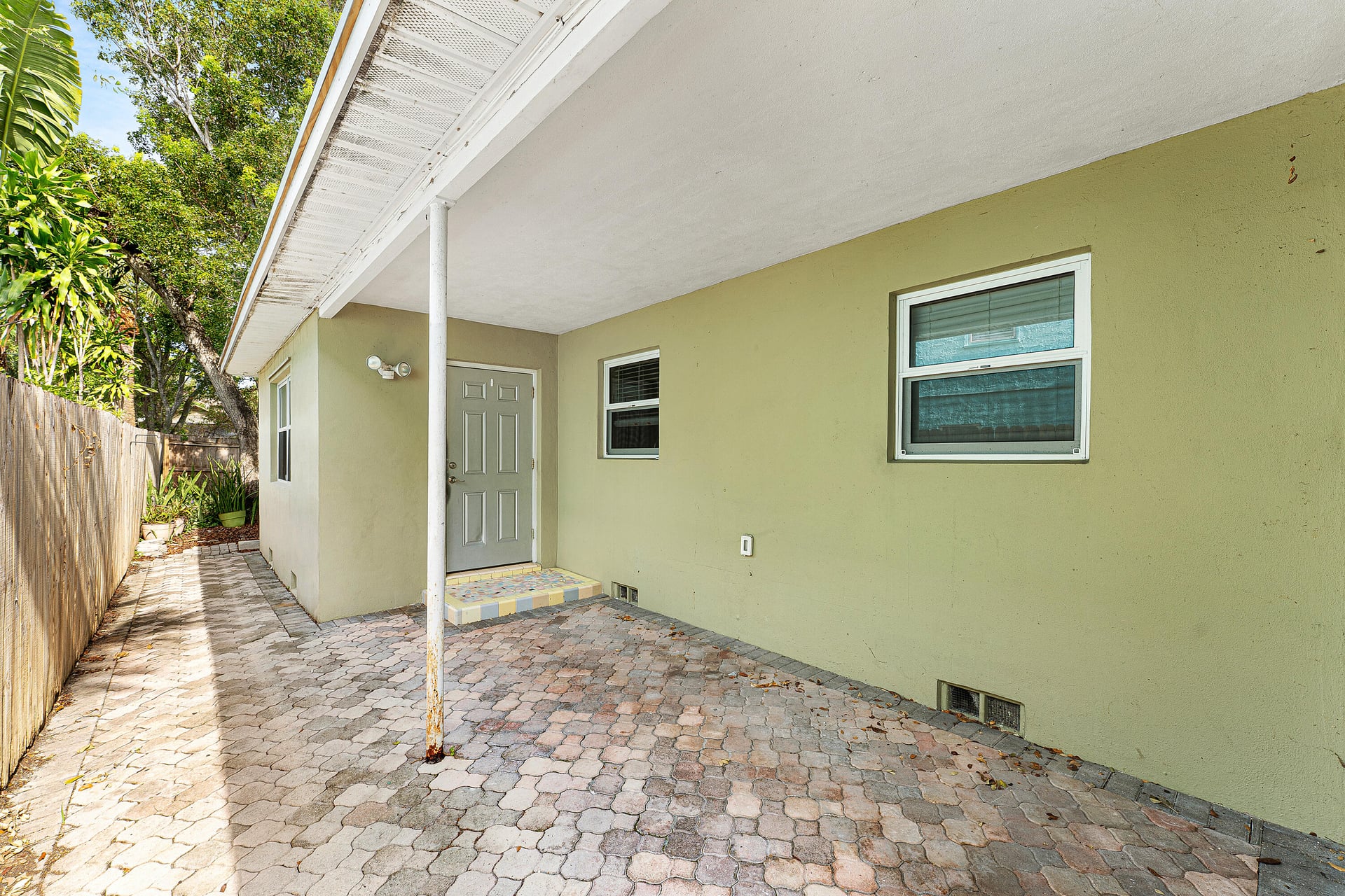 Unit Unit 2 photo 10