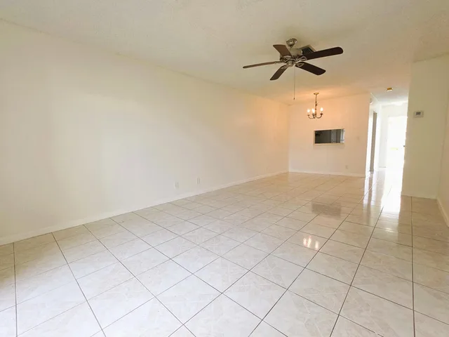  Residence photo 5