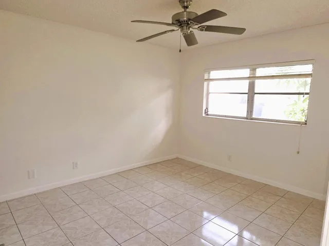  Residence photo 6