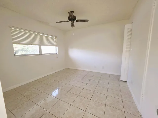  Residence photo 11