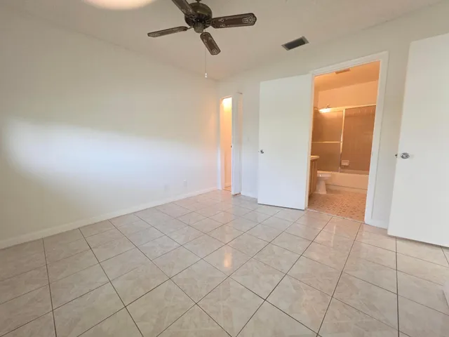  Residence photo 12