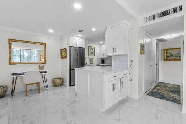 2600 N Flagler Unit 102 photo 15