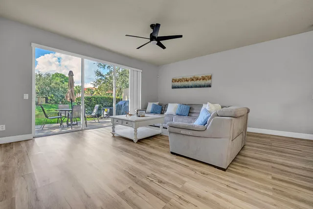 Residence photo 6