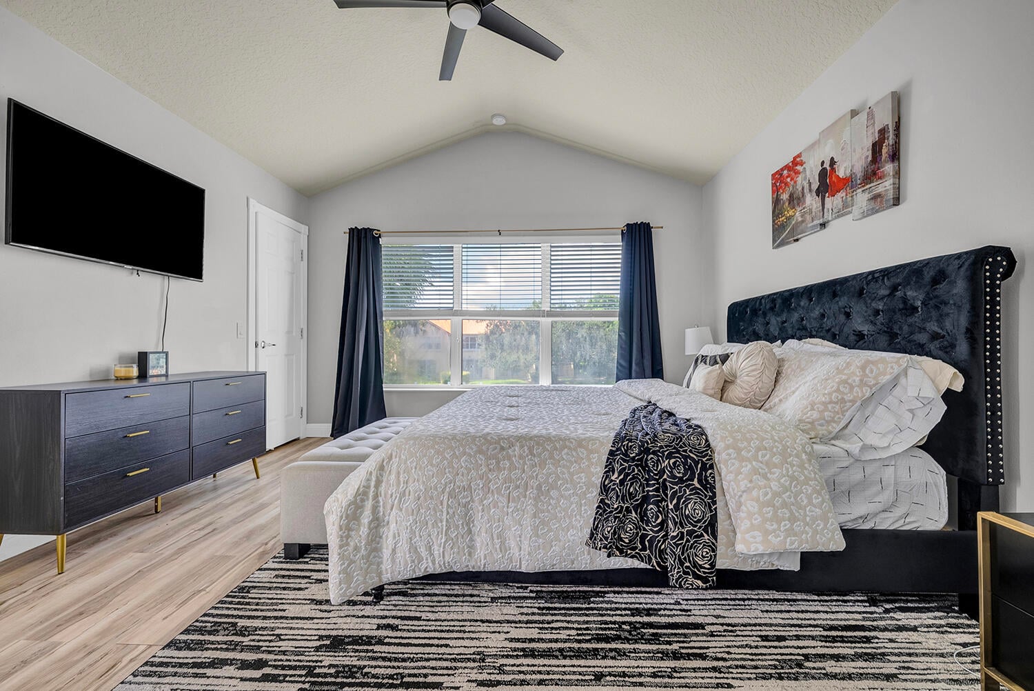 Residence photo 17