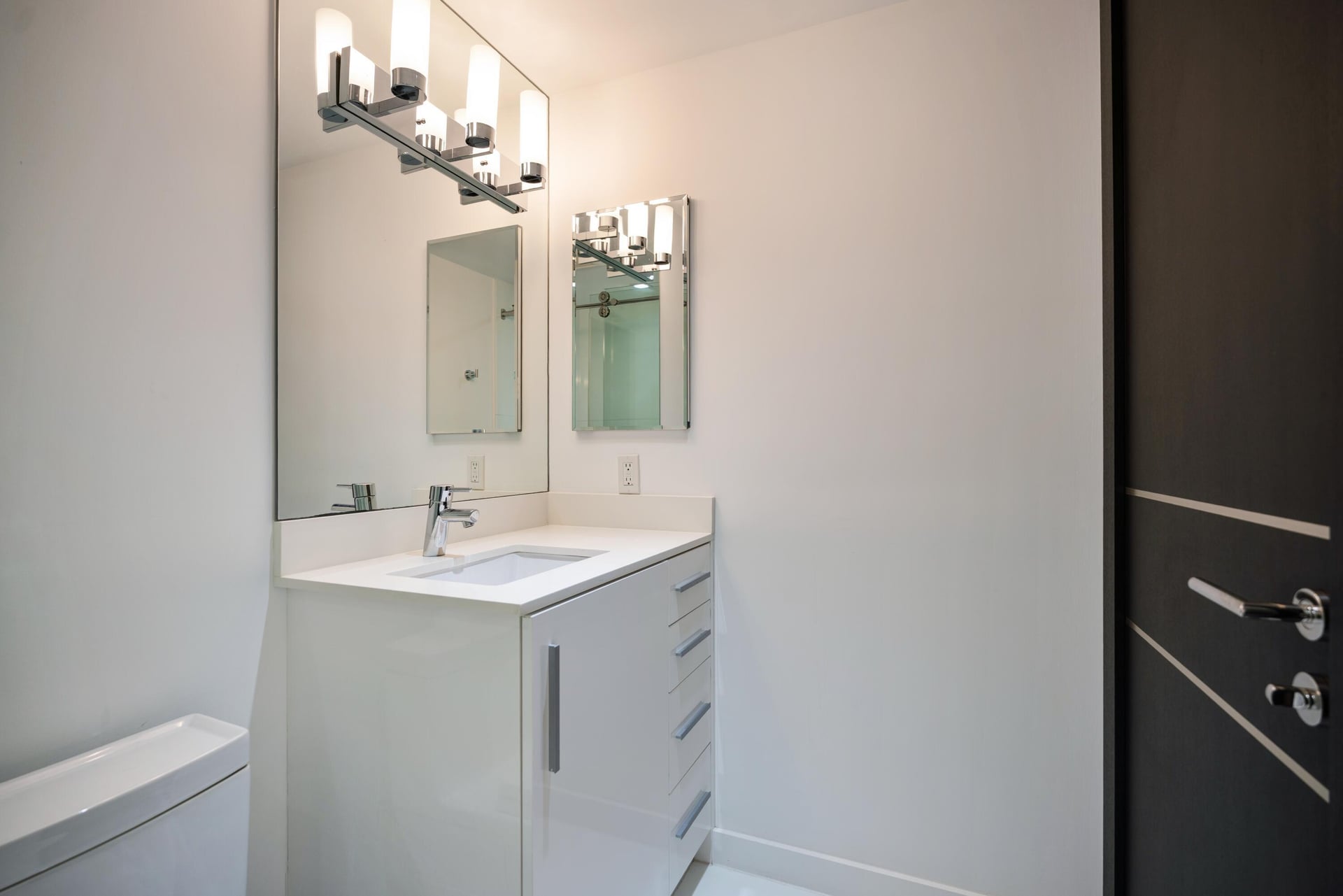 Unit 4-N photo 46