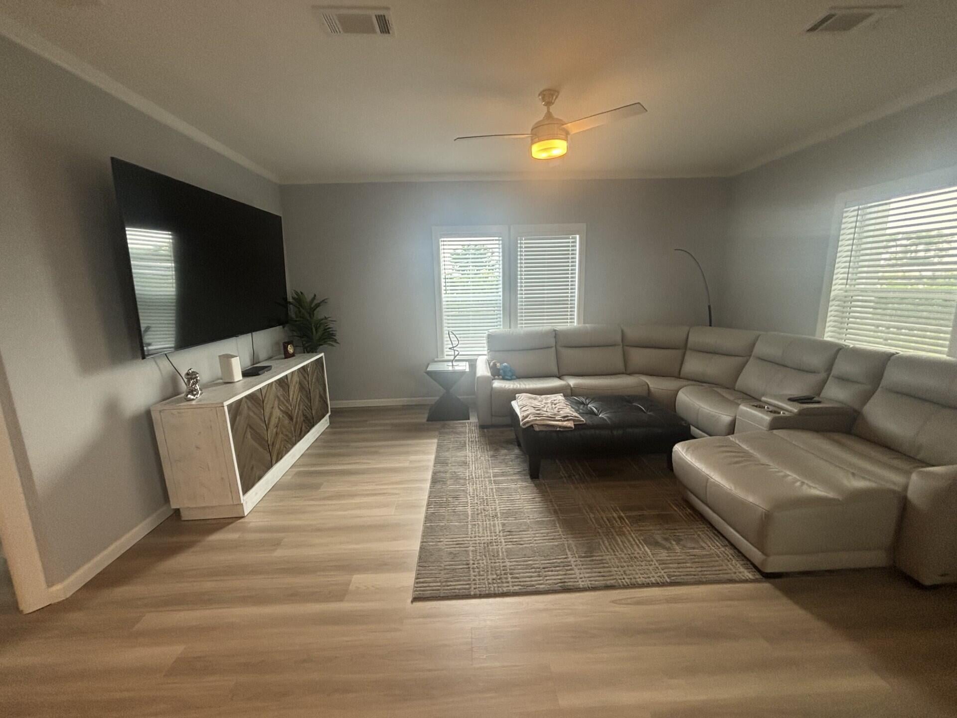 Residence photo 16