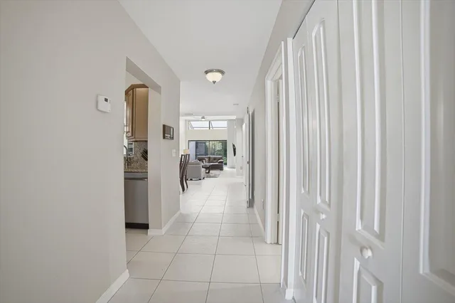 Unit 19 photo 4