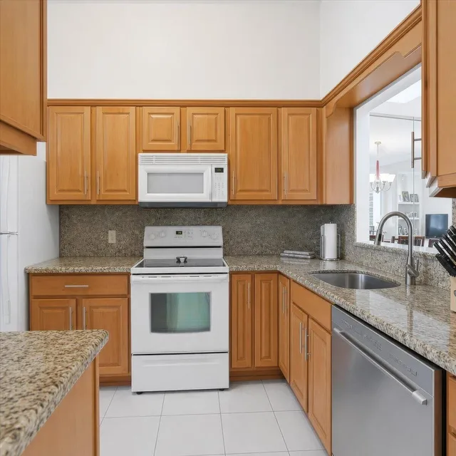  Unit 19 photo 10