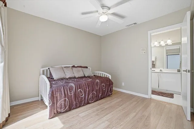  Unit 19 photo 20