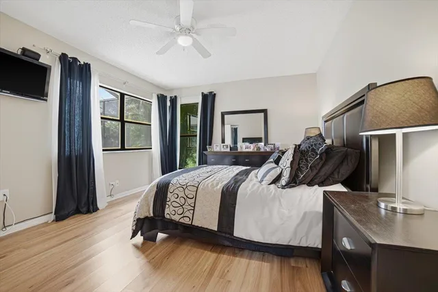  Unit 19 photo 21