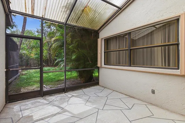  Unit 19 photo 28