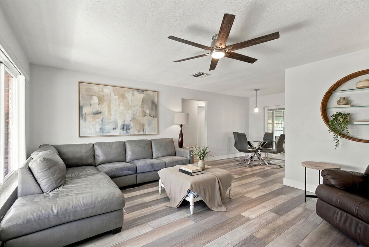 Residence photo 3
