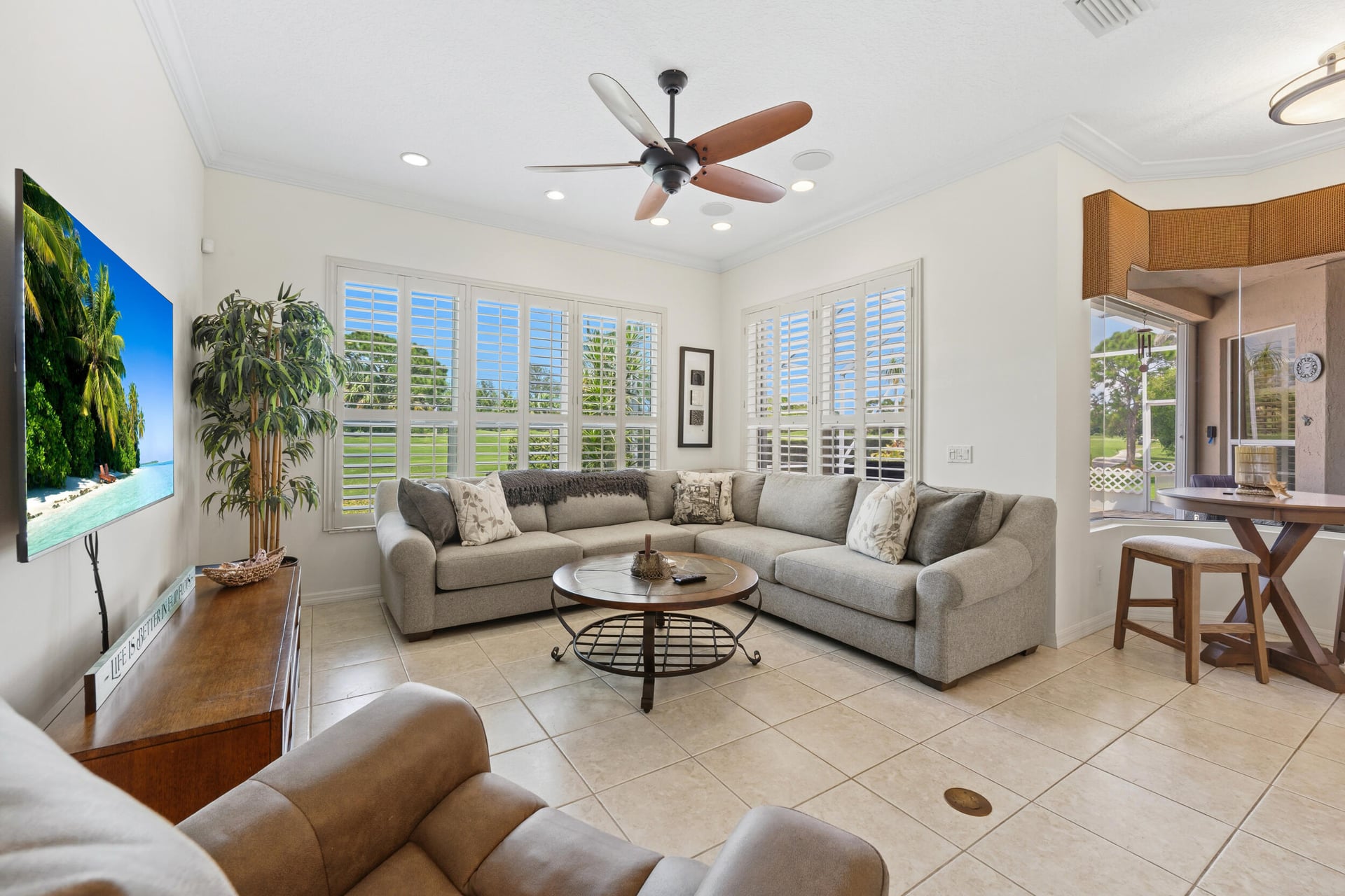 Monarch Country Club Residence photo 11