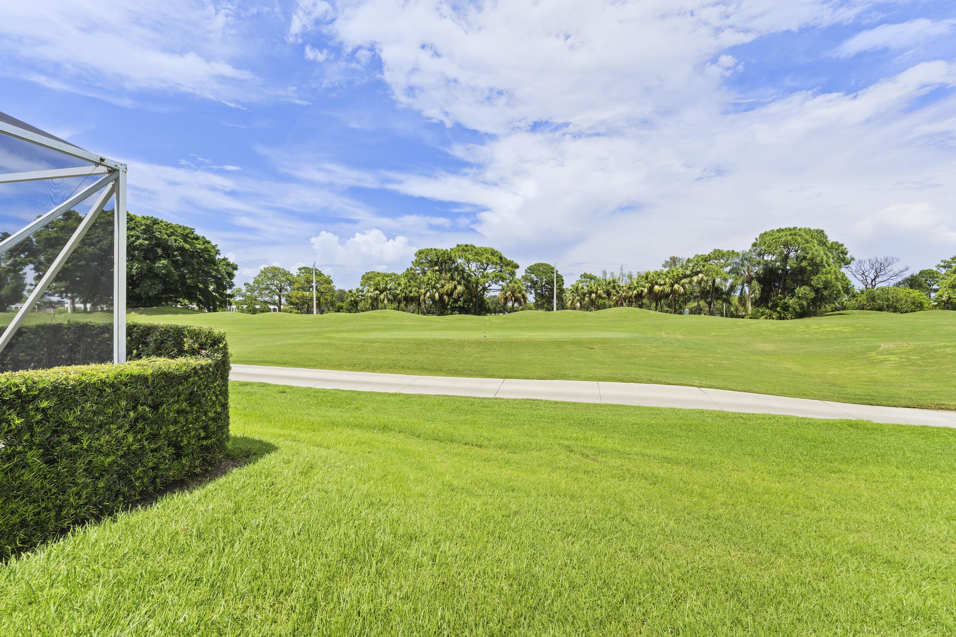 Monarch Country Club Residence photo 31
