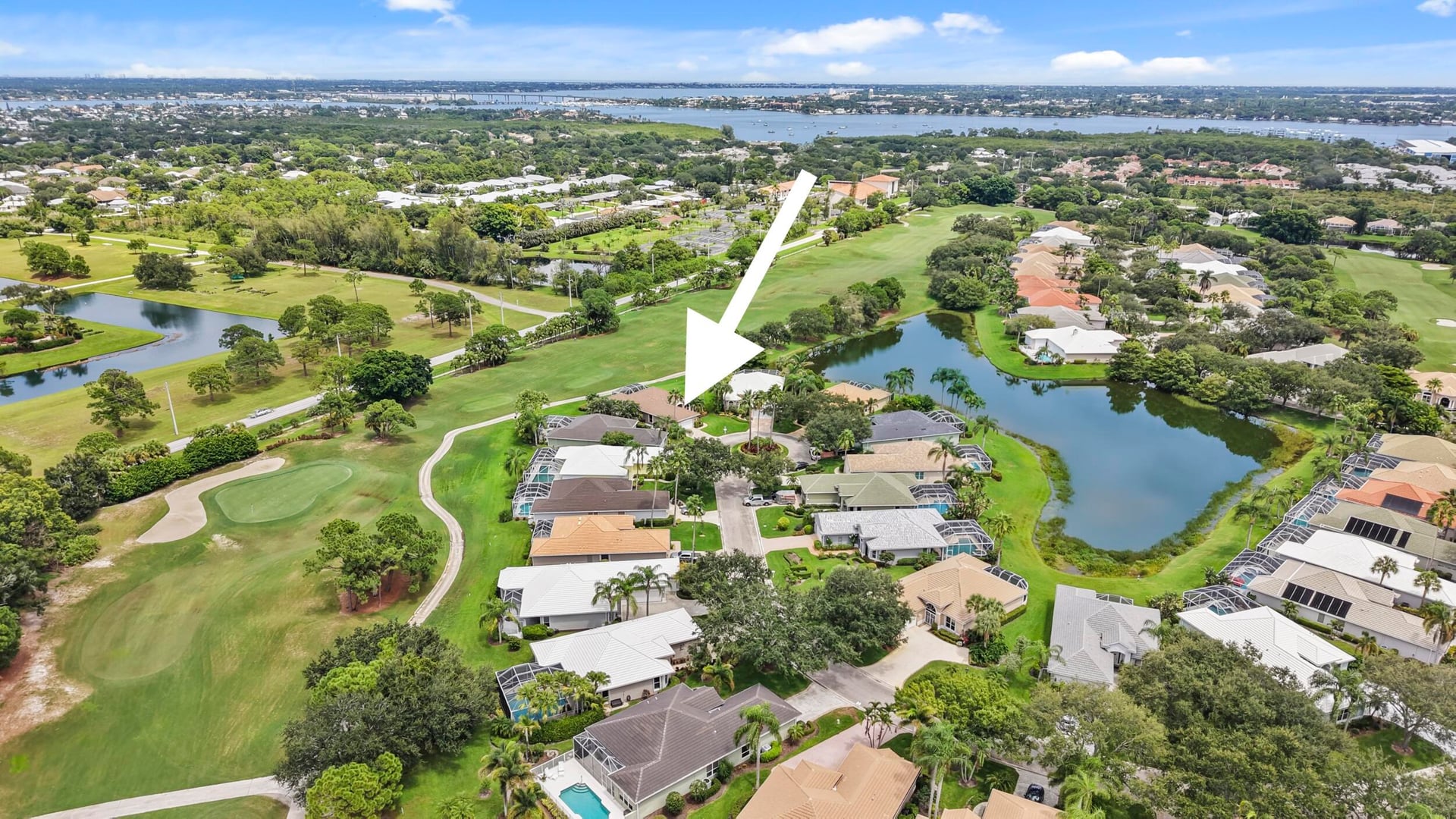 Monarch Country Club Residence photo 35