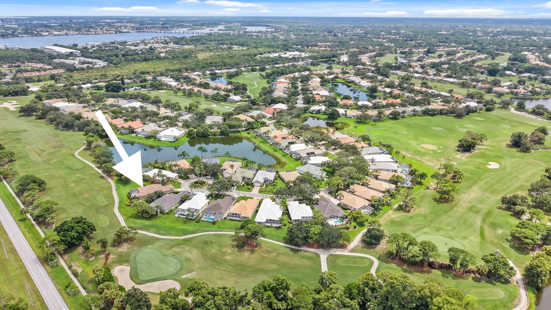 Monarch Country Club Residence photo 36