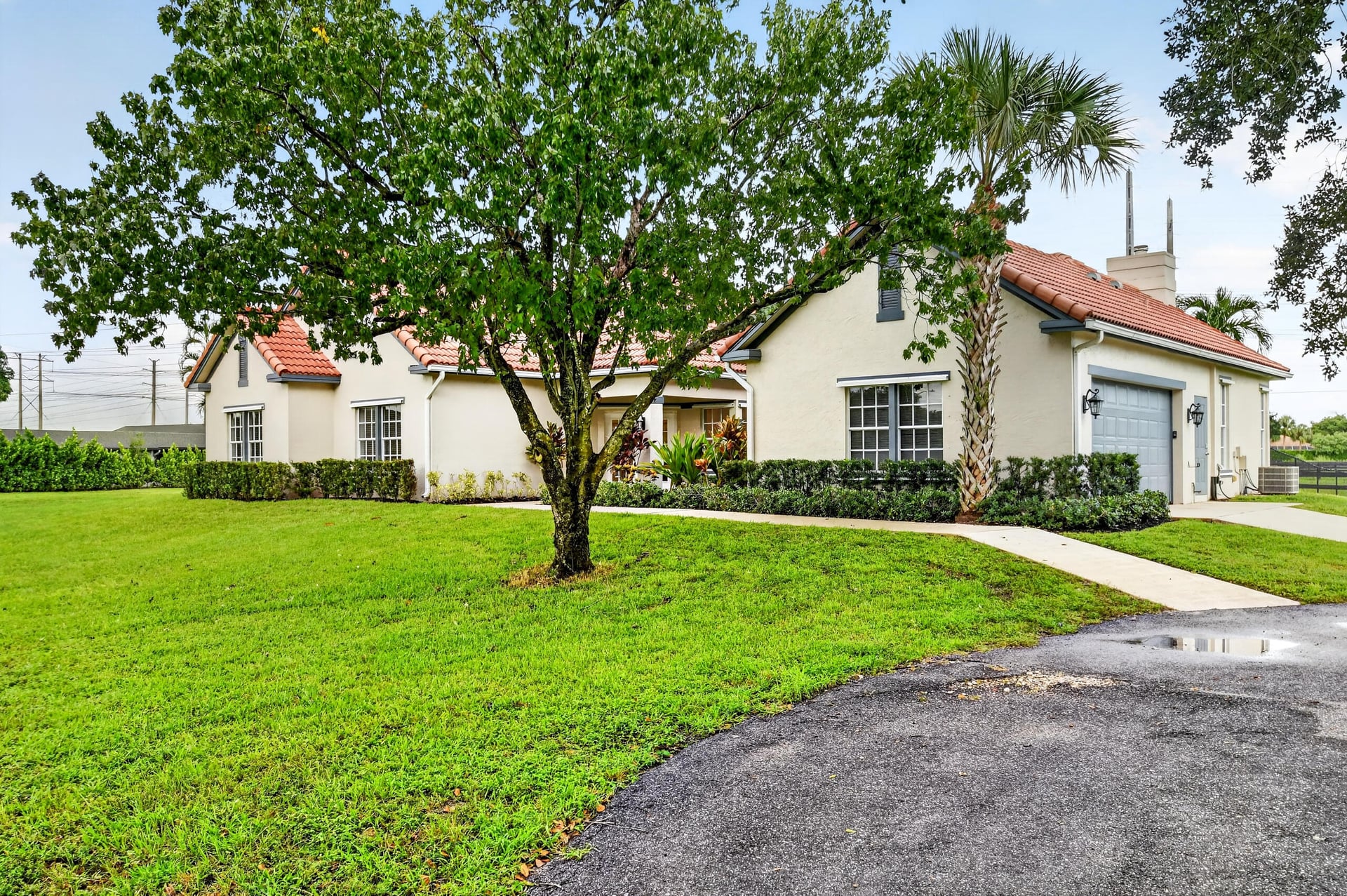 Residence photo 3