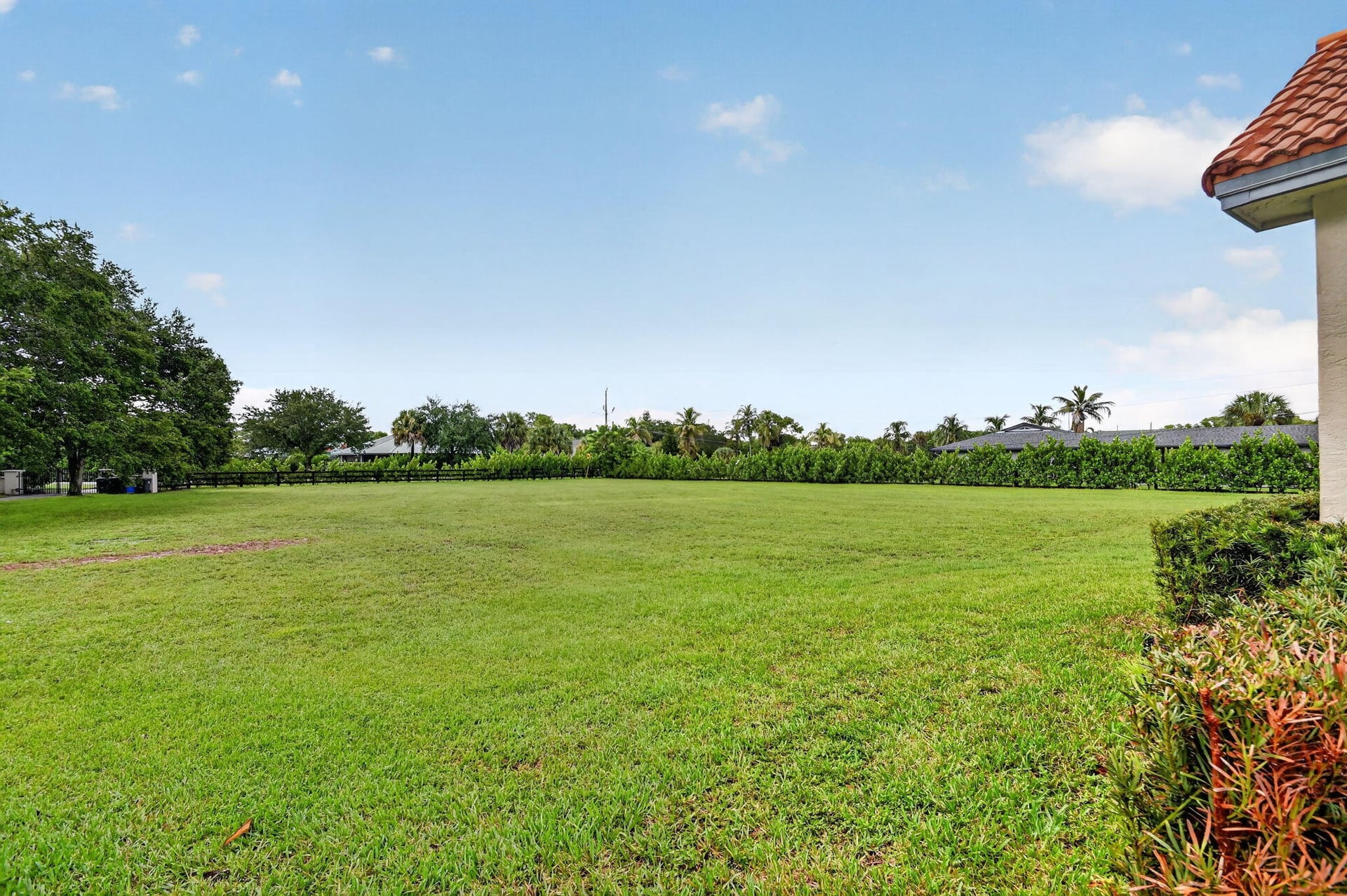 Residence photo 5